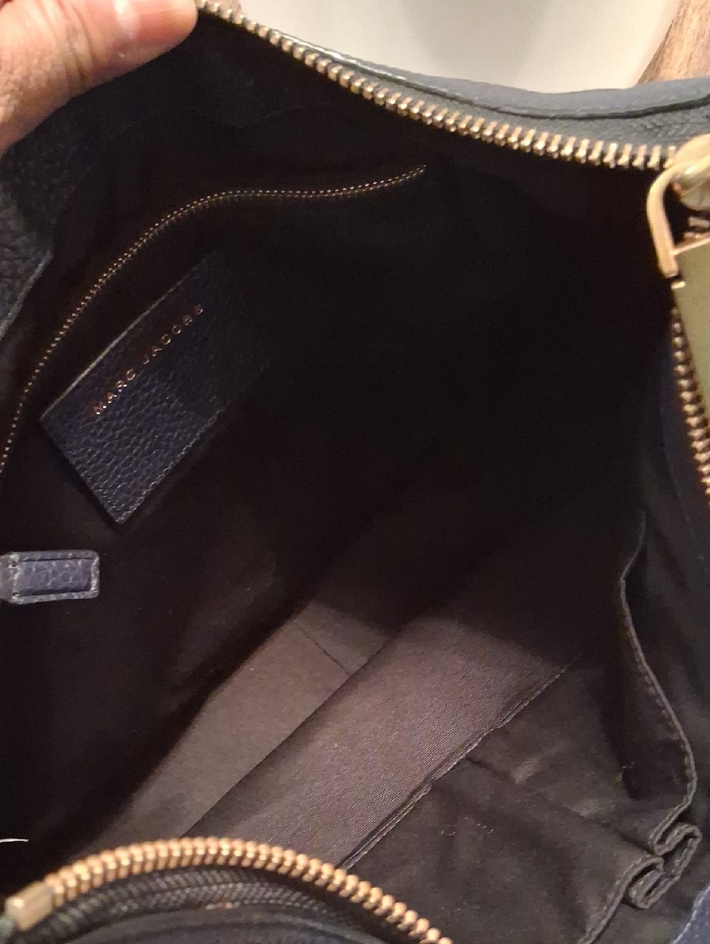 Marc Jacobs Navy Pebbled Leather Shoulder Bag with Gold Hardware - Picture 14 of 16